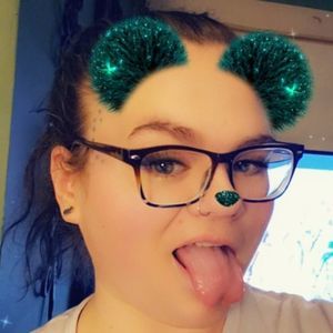 Meet your Posher, Leila